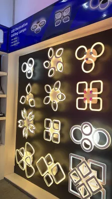 Gran oferta, iluminación decorativa moderna con Control remoto, lámpara de techo blanca acrílica, accesorios para sala de estar, luces LED de techo elegantes para interiores